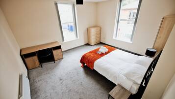 1 bedroom, iron/ironing board, Internet, bed sheets