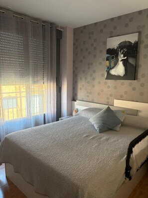 Iron/ironing board, internet, bed sheets - Vrbo Property (Pinseque)