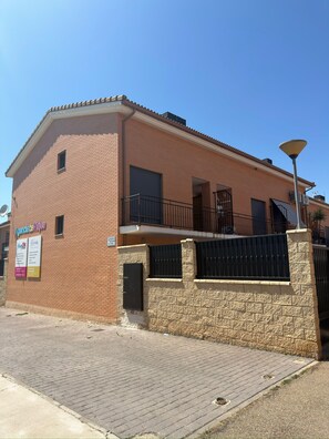 Exterior - Vrbo Property (Pinseque)