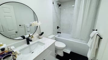 House, 2 Bedrooms, Accessible | Bathroom
