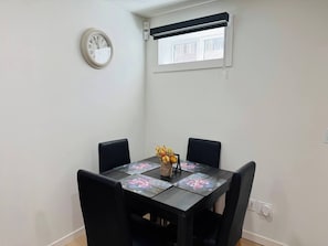 Casa, 2 dormitoris, accessible | Servei de restauració