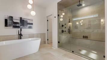 Maison, 5 chambres, patio | Salle de bain