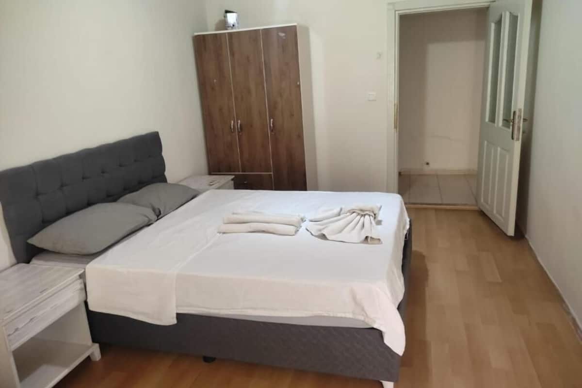 Laptop workspace, iron/ironing board (on request), free WiFi, bed sheets
