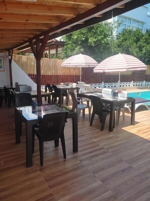 Outdoor dining - Garden Prizma Hotel & Rooms (Kemer)