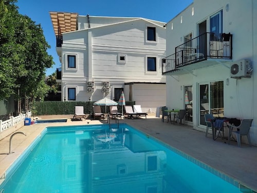 Garden Prizma Hotel & Rooms