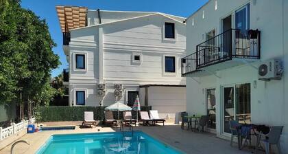 Garden Prizma Hotel & Rooms