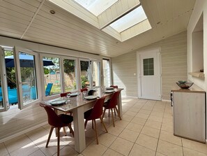 Dining - A warm and comfortable home (up to 6 people) (Le Verdon-sur-Mer)