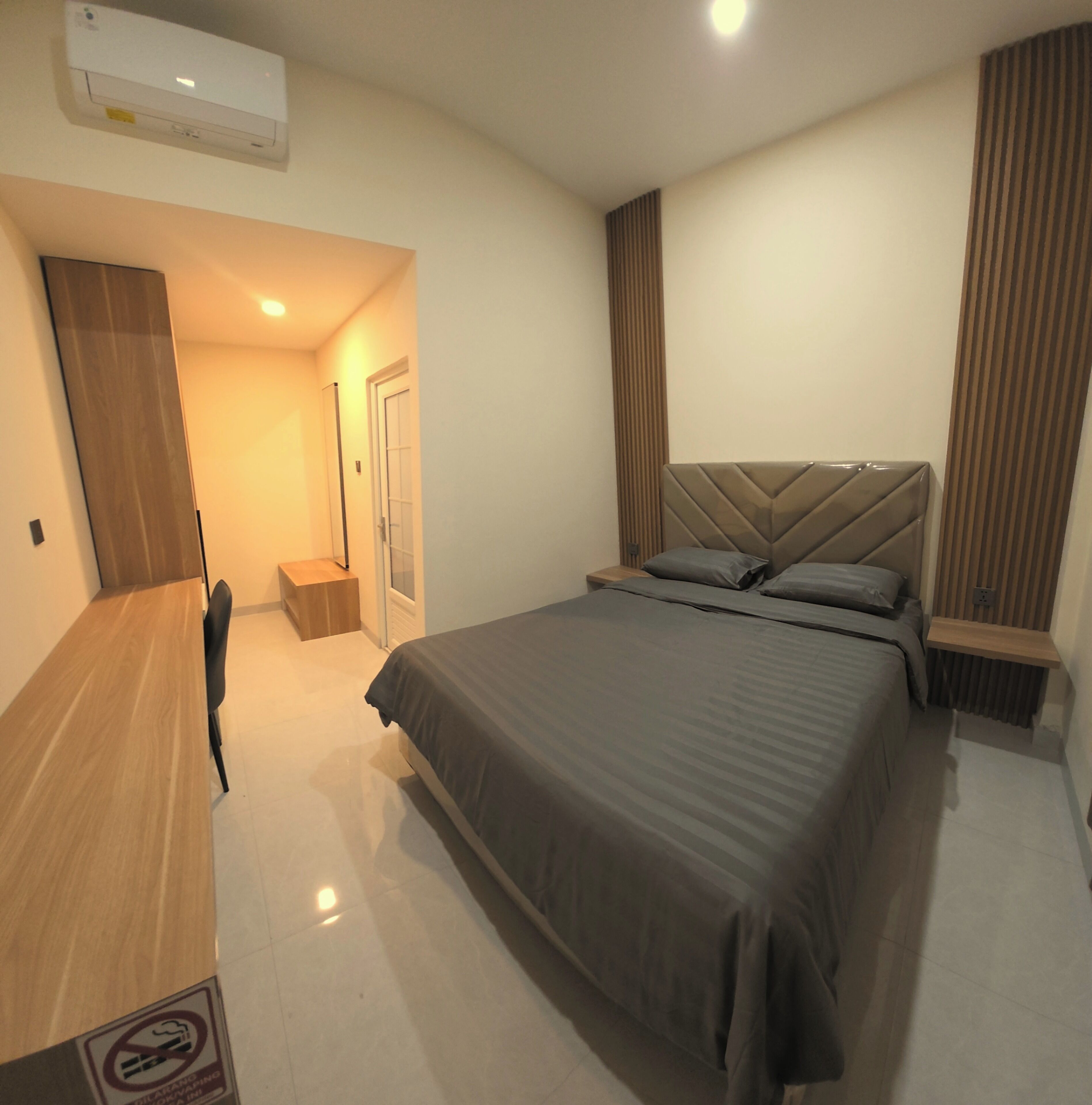 Desk, bed sheets