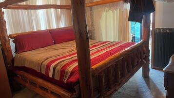 3 bedrooms, iron/ironing board, bed sheets