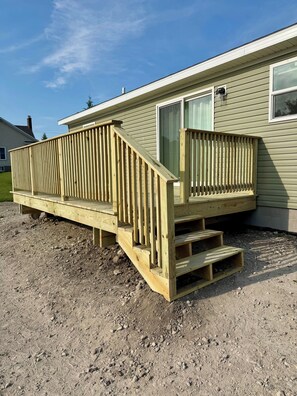 Exterior - Mackinac Utopia - Fabulous 3-Bedroom Home with AC in beautiful St. Ignace (St. Ignace)
