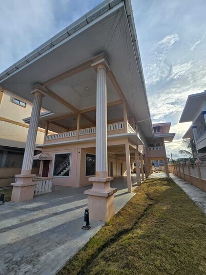 FiveHubs Guest House-Amazing View