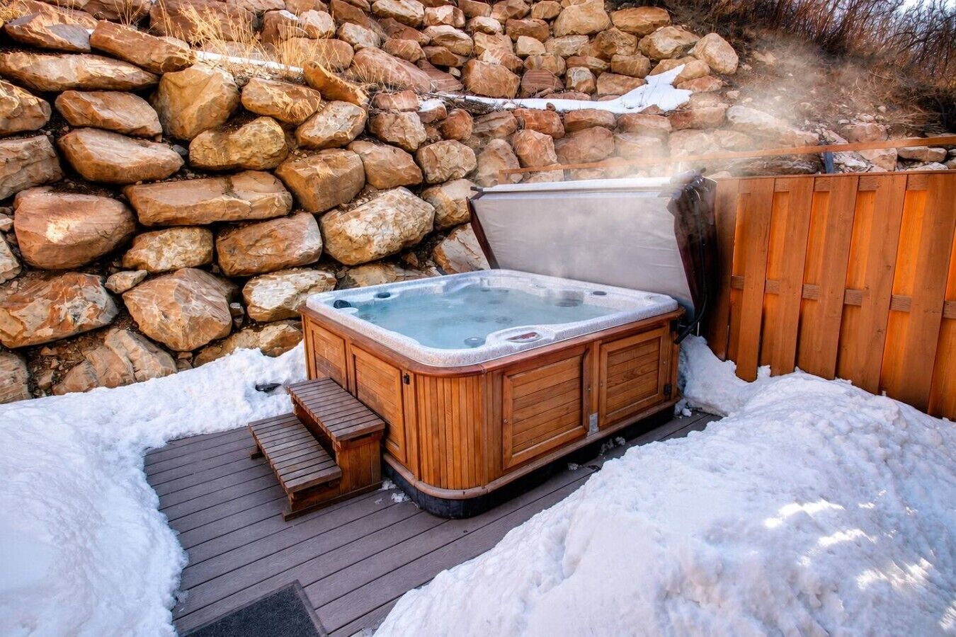 Outdoor spa tub