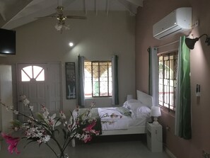 1 Schlafzimmer, Bügeleisen/Bügelbrett, kostenloses WLAN, Bettwäsche