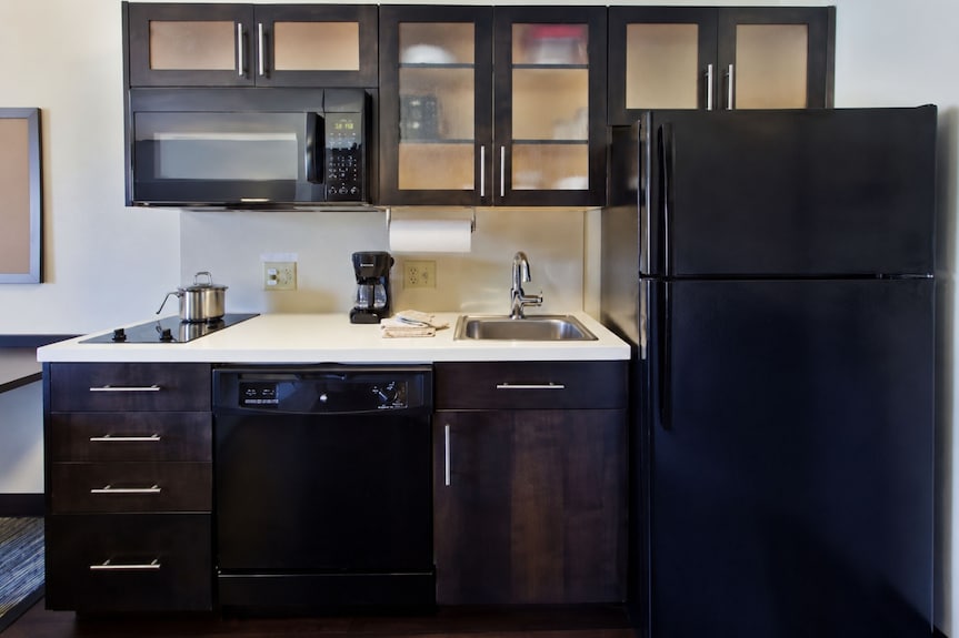 Blue Way Inn & Suites Extended Bloomington Airport- Queen Suite Kitchenette Ns - Minnesota