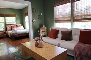 Iron/ironing board, Internet, bed sheets - Modern Spa Inspired Retreat  • King Bed • Sleeps 4 (Dallas)