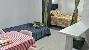 Ferros/tábuas de passar roupa, Wi-Fi de cortesia, roupa de cama