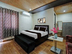 House - Saver Double Hotel Shhalom (Haldwani)