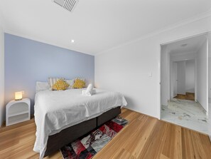 Room - Modern 4-bedroom home with comfort and stylish (Piara Waters)