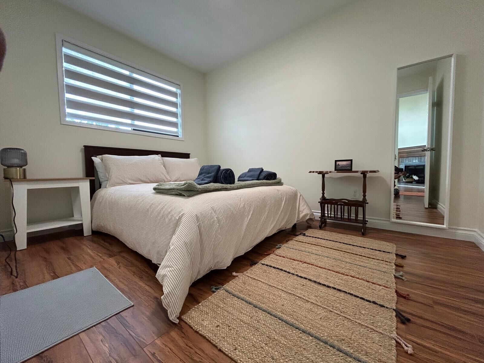 Waterfront Delta Retreat Near Vancouver Airport, Shopping, Dining And Transit - New Westminster