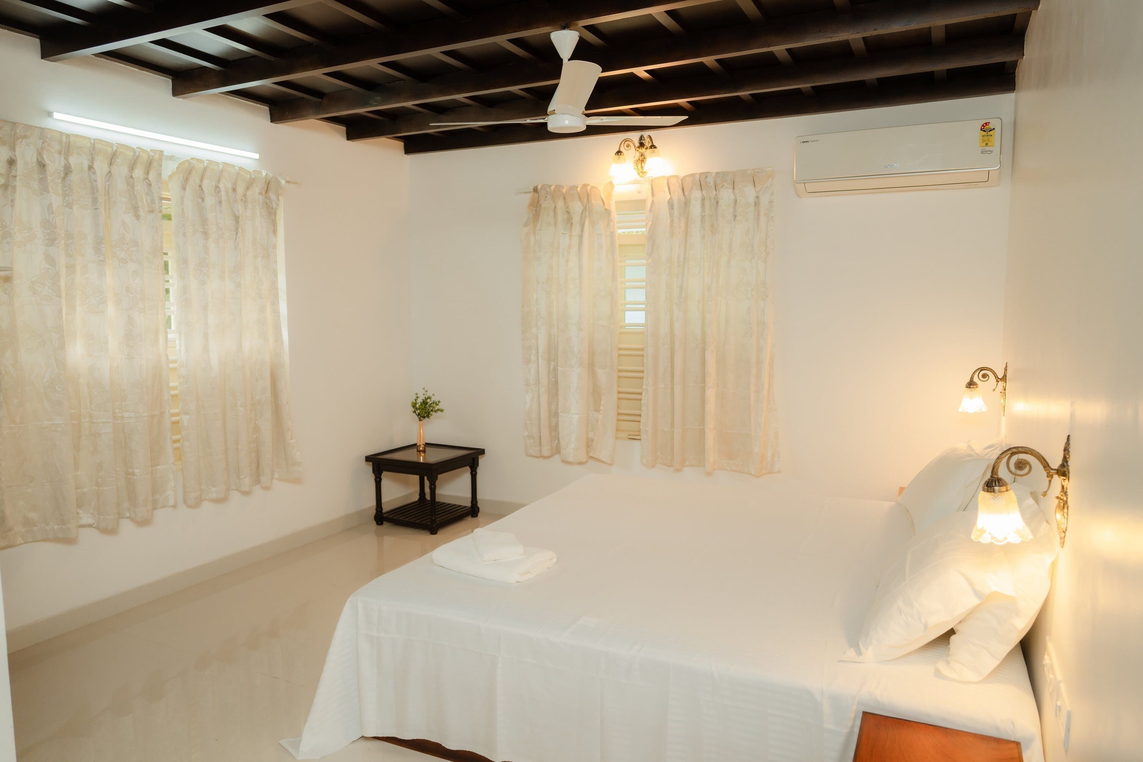4 quartos, ferros/tábuas de passar roupa, Wi-Fi, roupa de cama