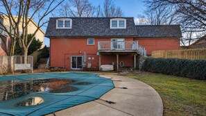 Exterior - Harmony Hideaway, 5 min to BSU, Summer Pool, Games (Muncie)