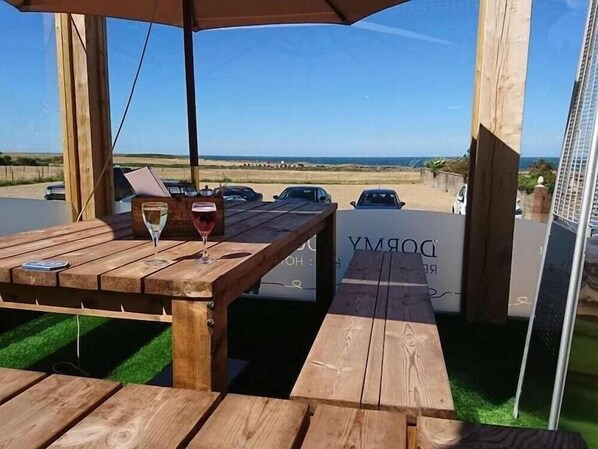 Outdoor dining - The Dormy House Hotel (Cromer)