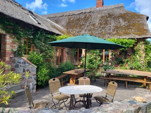 Outdoor dining - Vrbo Property (Baumgarten)