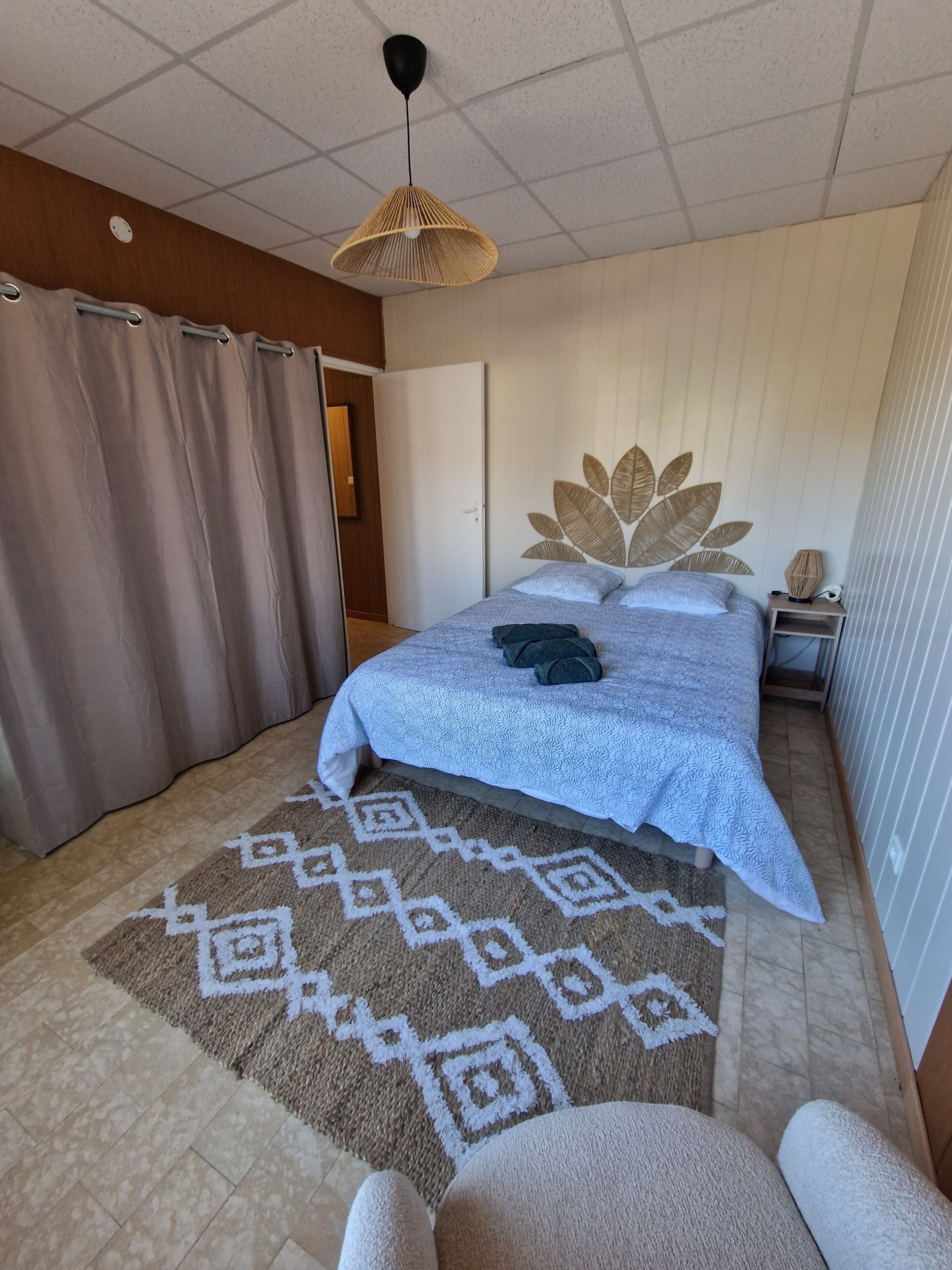 Desk, iron/ironing board, travel crib, free WiFi