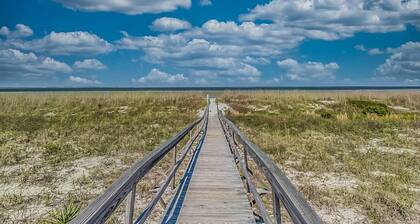 Harbor Island Beach Home Dog
Friendly Resort Pools Golf Cart Included