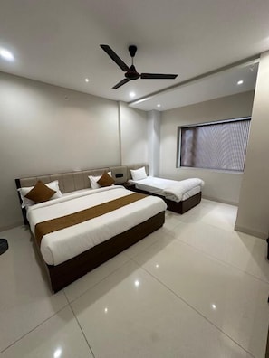Free WiFi - Hotel Shree Madhuram By Vilaasitaa (Ujjain)