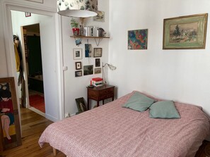 Room - Vrbo Property (Montreuil)