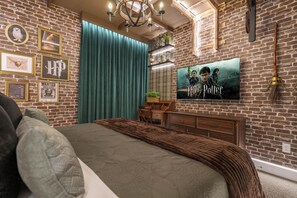 Bügeleisen/Bügelbrett, Reisekinderbett, kostenloses WLAN, Bettwäsche