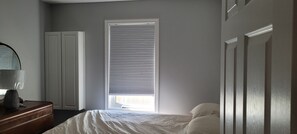 3 bedrooms, free WiFi, bed sheets - Quiet home on tree-lined avenue in cozy Fort Qu'Appelle near amenities (Fort Qu'Appelle)