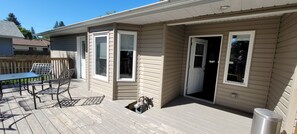 Outdoor dining - Quiet home on tree-lined avenue in cozy Fort Qu'Appelle near amenities (Fort Qu'Appelle)