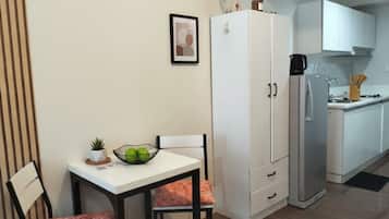 Căn hộ, 1 giường cỡ queen | Bếp riêng | Tủ lạnh nhỏ, máy rửa bát