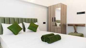 6 bedrooms, iron/ironing board, internet