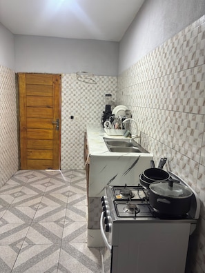 Private kitchen - The Boss's Furnished Apartment (Abidjan)