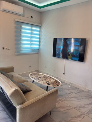 Living area - The Boss's Furnished Apartment (Abidjan)