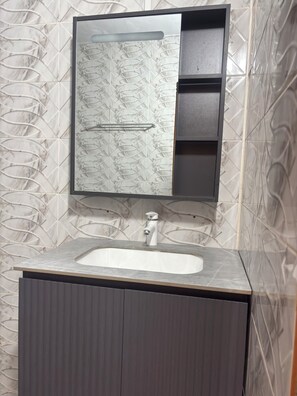 Bathroom - The Boss's Furnished Apartment (Abidjan)