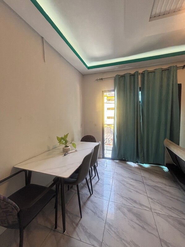 Dining - The Boss's Furnished Apartment (Abidjan)