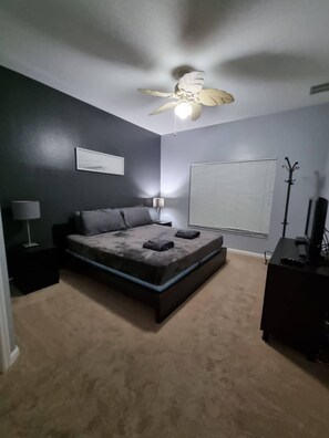4 Schlafzimmer, Bügeleisen/Bügelbrett, WLAN, Bettwäsche