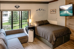 Free WiFi, bed sheets - SC 1108: Courtyard Views, Poolside Days & Unforgettable Summer (Snowshoe)
