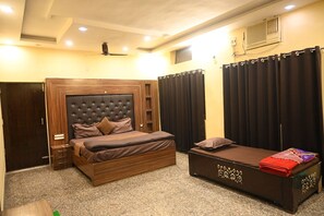 Family Triple Room | Laptop workspace, free WiFi - Hotel Vills - Stay in Luxury Guest House (Lucknow)