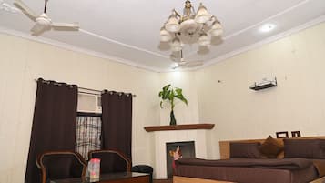 Deluxe Double Room | Interior