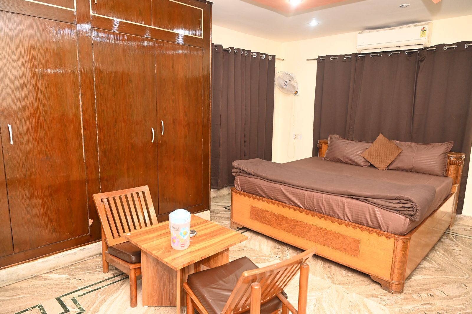 Deluxe Double Room | Laptop workspace, free WiFi