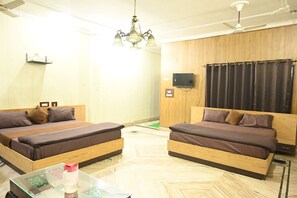 Deluxe Quadruple Room | Laptop workspace, free WiFi - Hotel Vills - Stay in Luxury Guest House (Lucknow)