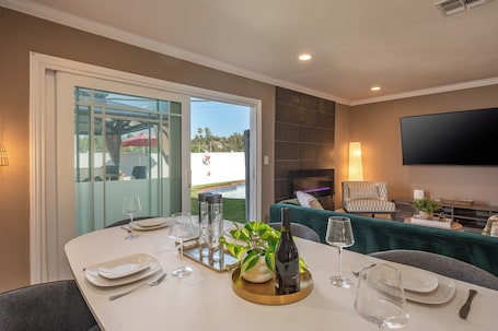 Exquisite 5-bedroom Pool home in Rowland Heights