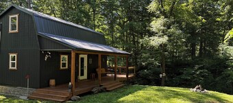 Secluded Cabin in the Woods, Private Nature Retreat Near Greencastle & I-70