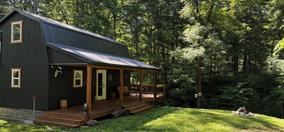 Secluded Cabin in the Woods, Private Nature Retreat Near Greencastle & I-70