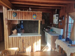 Private kitchen - Amazing 3-bedroom house in Isla Negra perfect for your getaway (Isla Negra)